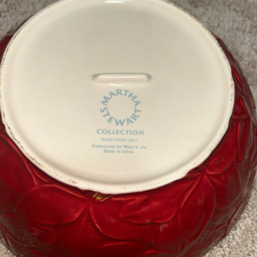Martha Stewart Collection Red Amaryllis Serving Bowl 9” - Picture 4 of 6